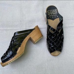 Sven Swedish Clogs Woven Black Patent Leather Peep Toe Slides Clogs Sz 40